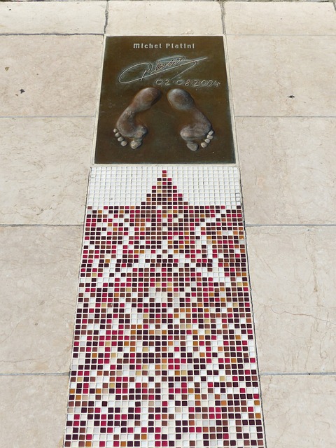 商于一身的 商于一身的